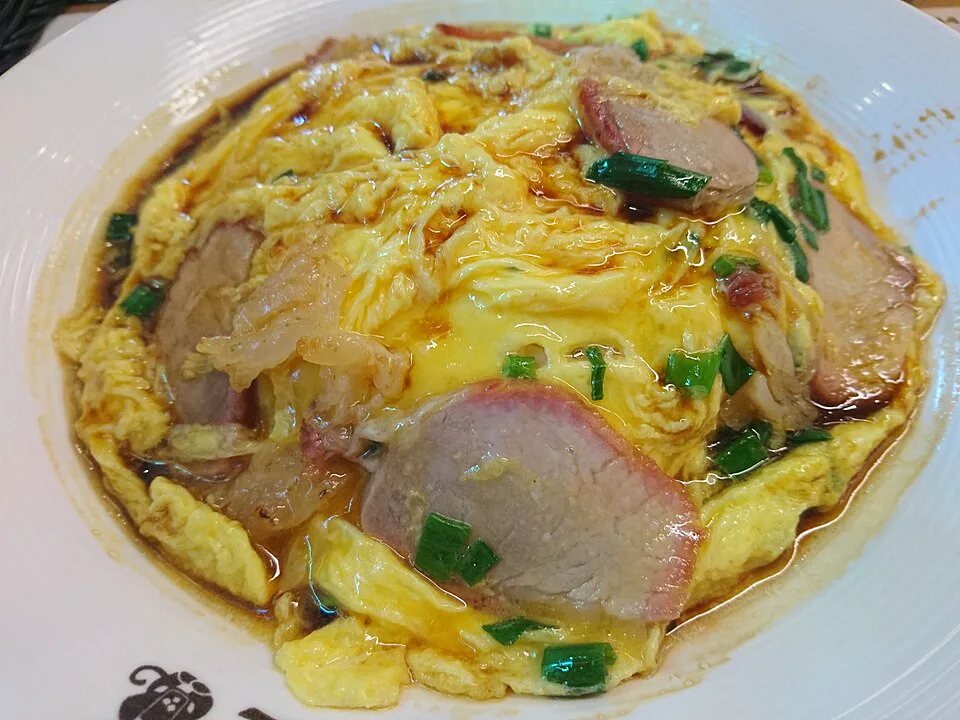 Smooth Scrambled Egg with BBQ Pork over Rice (滑蛋叉燒飯) — signature food visual for Shun Hing Restaurant